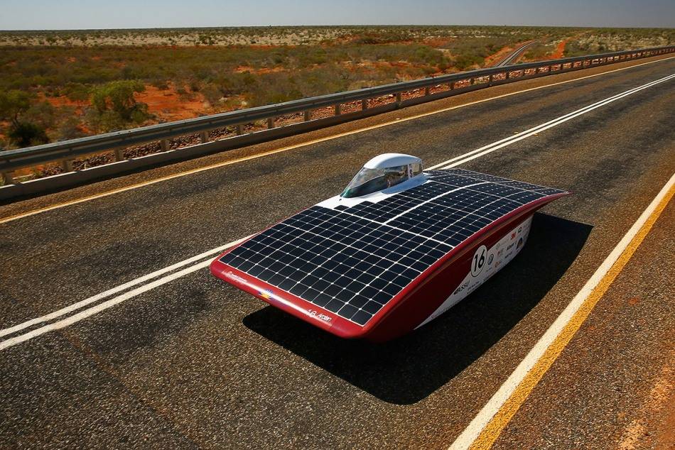 Солнечные батареи на крыше авто для зарядки акб