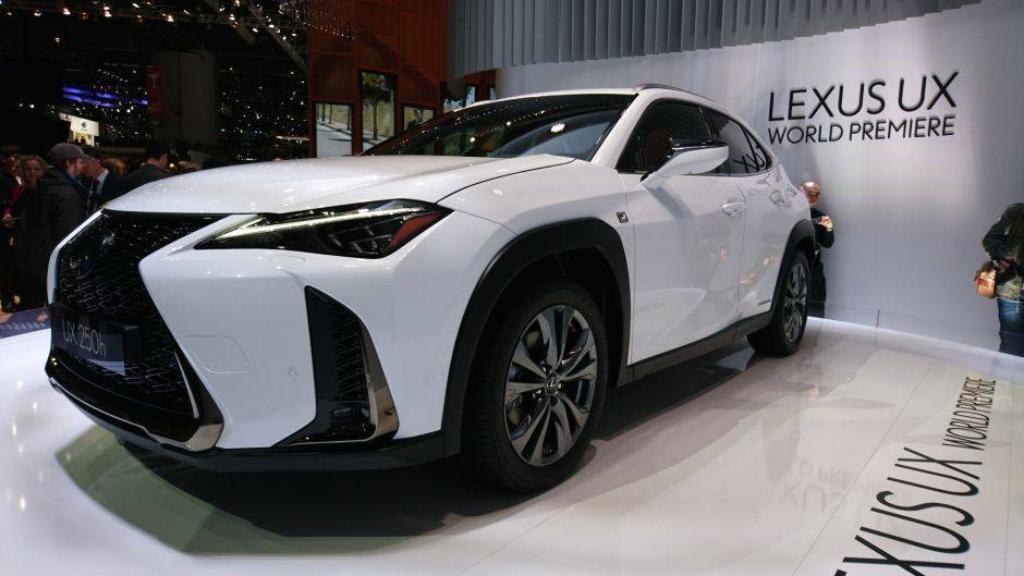 Японцы представили полностью электрический электрокар Lexus UX 300е