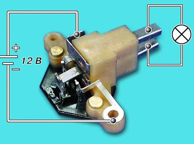 Как проверить регулятор. Проверка регулятора напряжения генератора ВАЗ 2110 мультиметром. Проверка реле регулятора напряжения генератора мультиметром. Конденсатор помех генератора ВАЗ 2110. Реле регулятор напряжения генератора ВАЗ 2107 мультиметром.