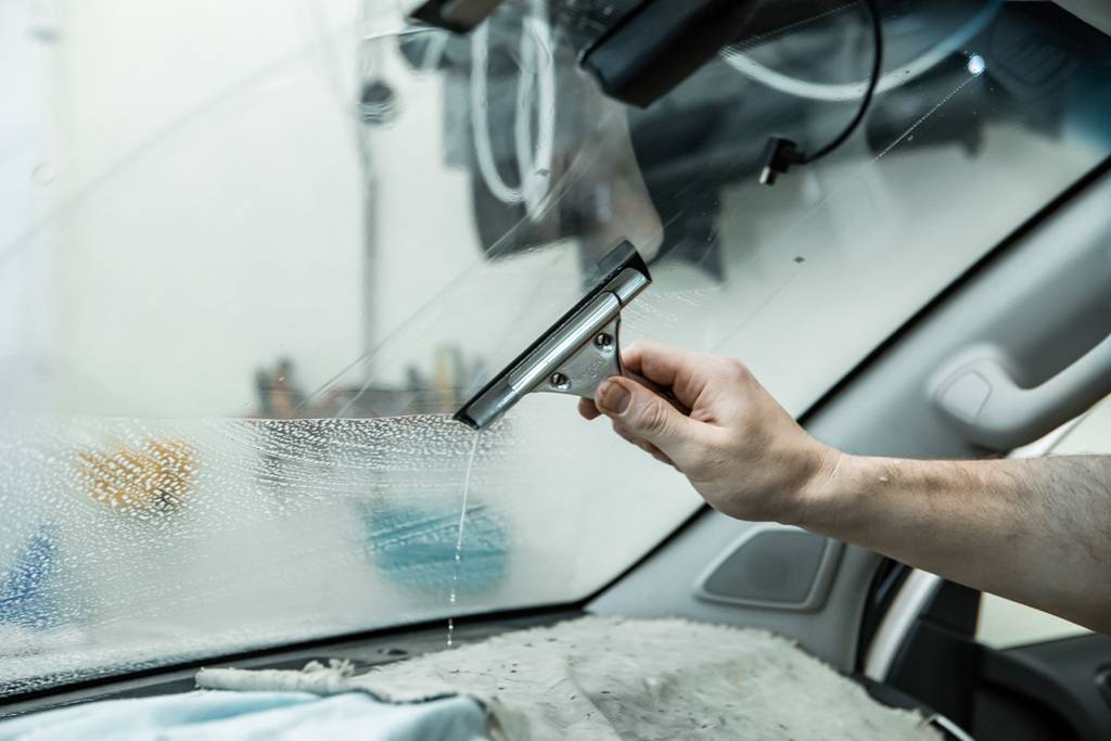 Как защитить зеркала машины от наледи