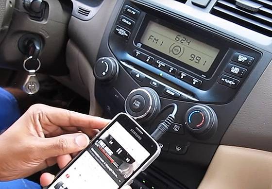 Как подключить телефон к магнитоле: включить музыку в машине через usb-кабель, смартфон к автомагнитоле через aux, почему не видит айфон, воспроизвести, bluetooth, слушать, не работает управление на к