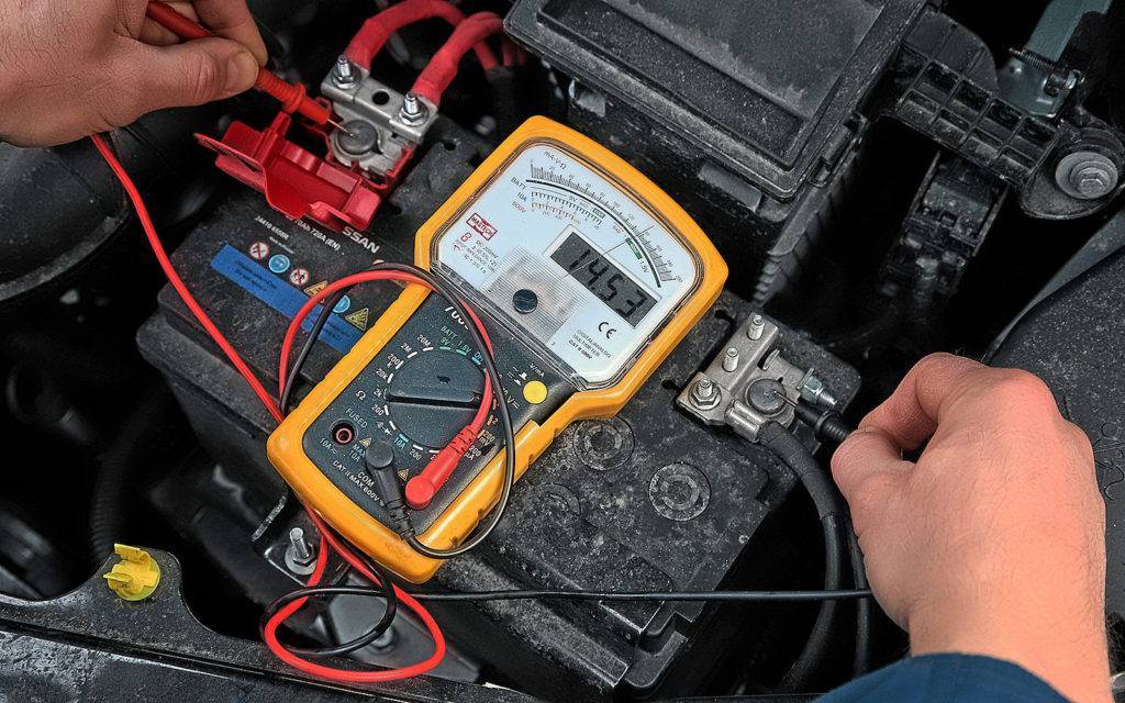 Проверка аккумулятора автомобиля: какое напряжение должно быть на аккумуляторе