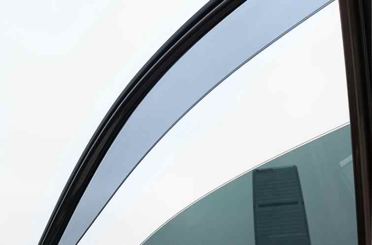 Обзор брендов дефлекторов на окна и капот автомобиля