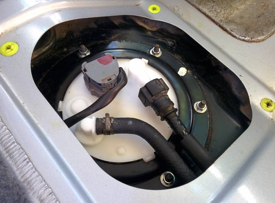 Замена топливного фильтра в автомобиле mitsubishi lancer x, 9 и 10