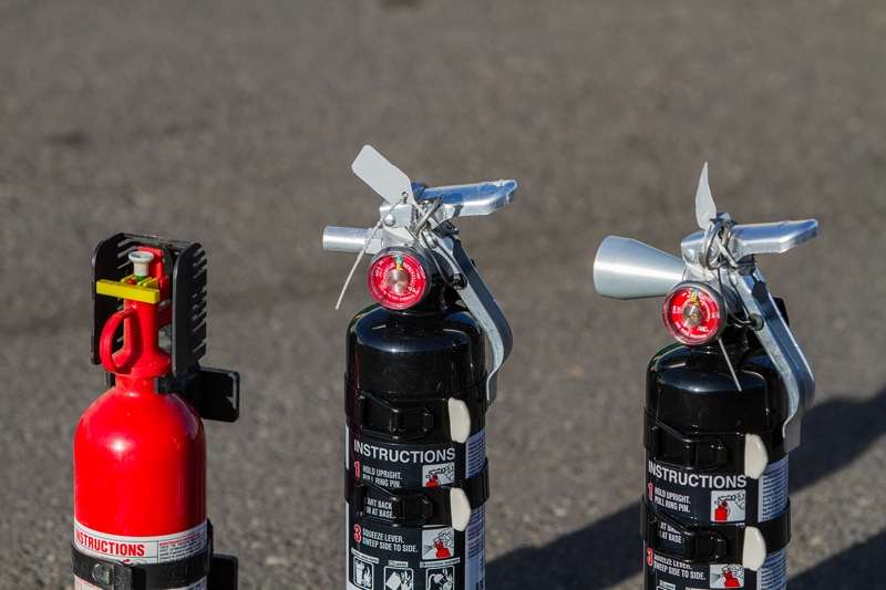 Автомобильный огнетушитель – выбираем самый надежный и эффективный