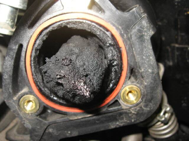 Двигатель камминз ест масло и выкидывает через сапун: причины, диагностика и ремонт