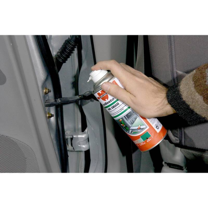 Как правильно смазать дверные петли автомобиля ???? avtoshark.com