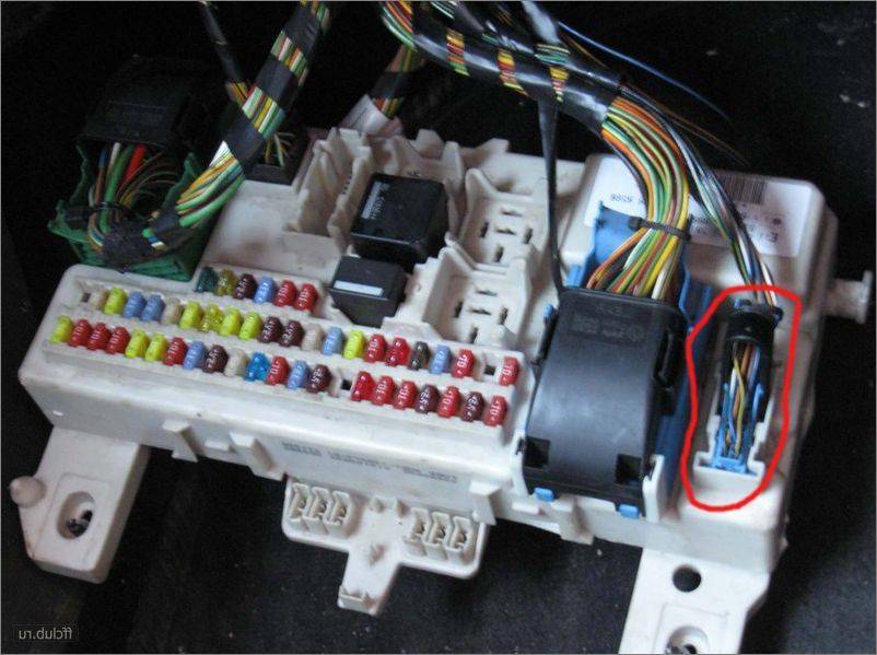 Форд фокус 2 не работает. Предохранитель бензонасоса Форд фокус 2. Предохранитель топливного насоса Форд фокус 2. Предохранитель бензонасоса Форд фокус 2 1.6. Предохранитель бензонасоса Ford Focus 2.
