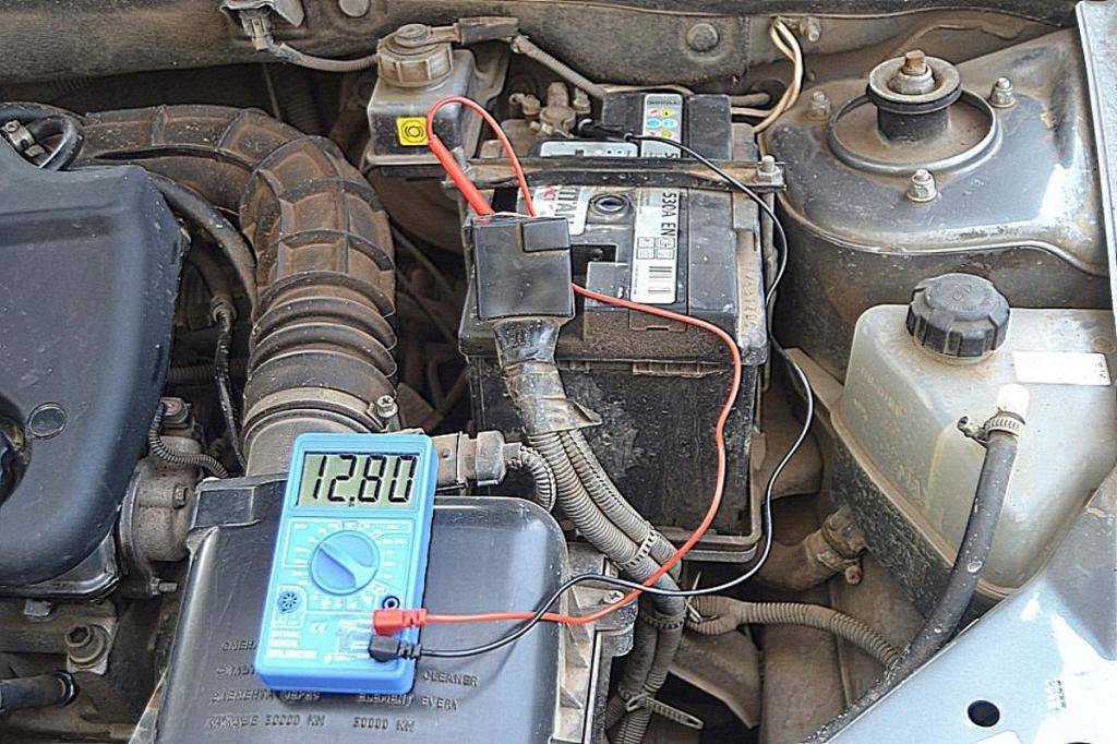 Причины того, что аккумулятор автомобиля не заряжается от генератора