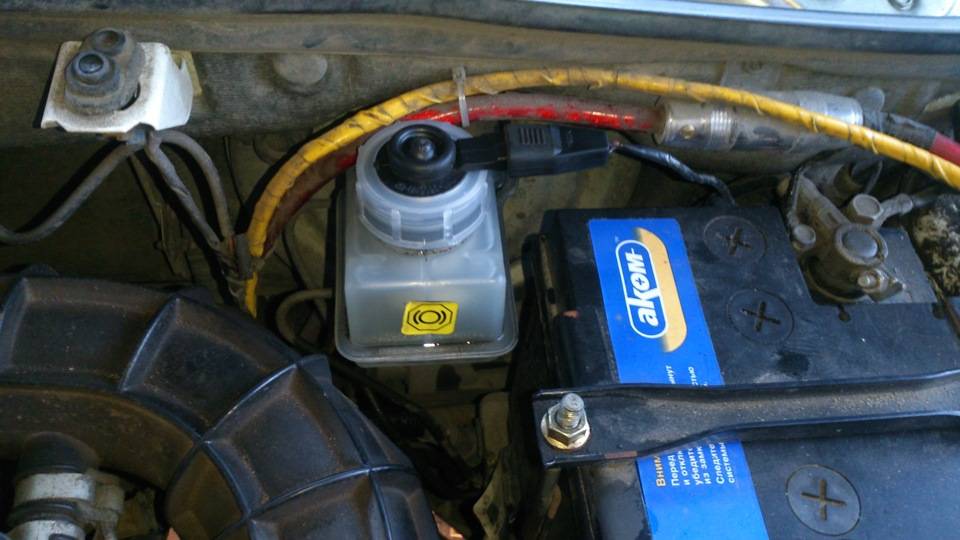 Как правильно заменить тормозную жидкость в автомобиле - все о лада гранта
