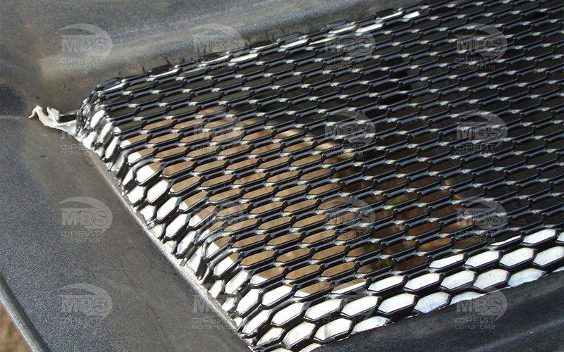 Как изготовить и поставить защитную сетку от насекомых на решетку радиатора?