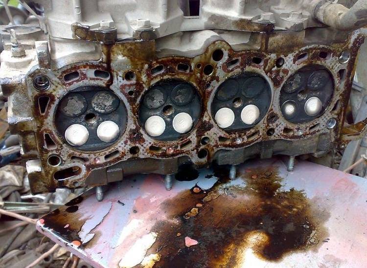 Как убрать нагар в камере сгорания двигателя?