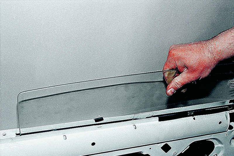 Как заменить боковое стекло в машине своими руками