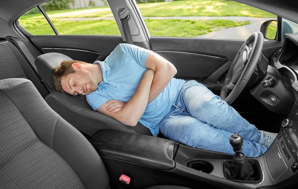 Как не уснуть за рулем на трассе во время дальних поездок