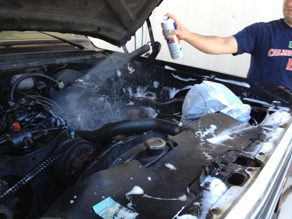 Как мыть двигатель автомобиля