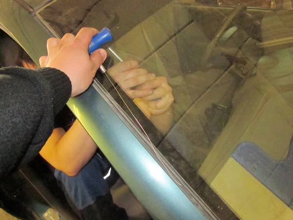 Как заменить лобовое стекло своими руками: демонтаж, подготовка и установка, что нужно для процедуры » автоноватор