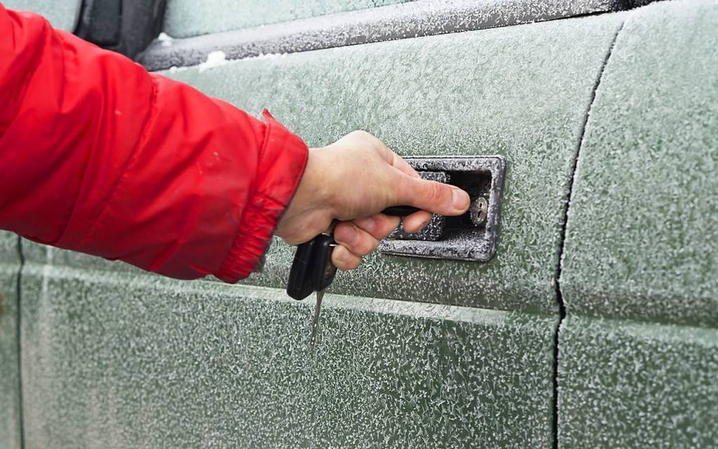 Как открыть замерзшую дверь автомобиля - 6 способов
