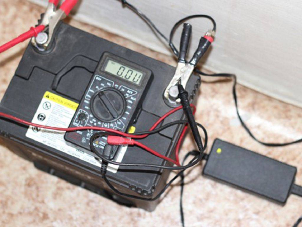 Зарядка аккумулятора автомобиля в домашних условиях