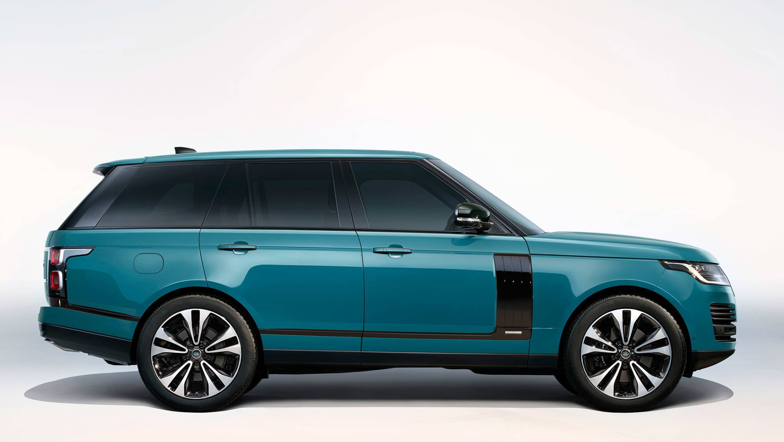 В России стартовали продажи новой спецверсии Range Rover
