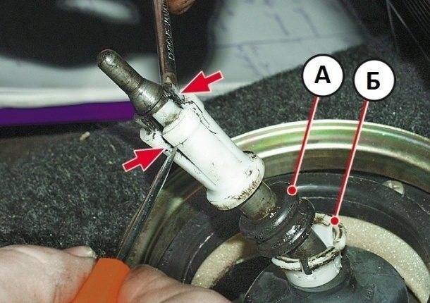 Как снять скоростной рычаг ваз 2106. как снять рычаг переключения передач? инструменты для снятия ручки кпп