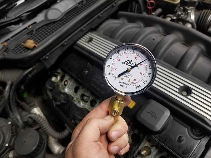 Как проверить компрессию двигателя без приборов: доступные способы
