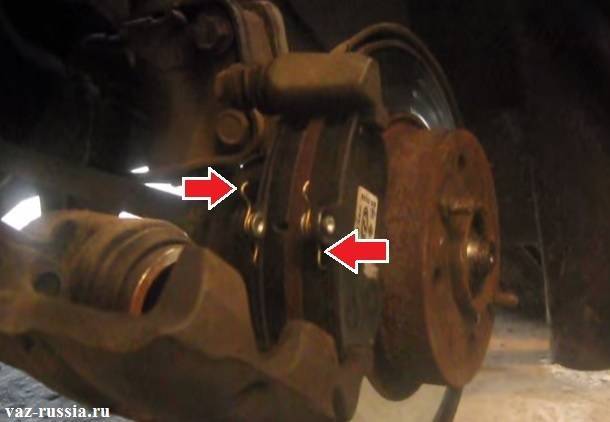Как заменить передние тормозные колодки на автомобиле калина — пошаговая инструкция