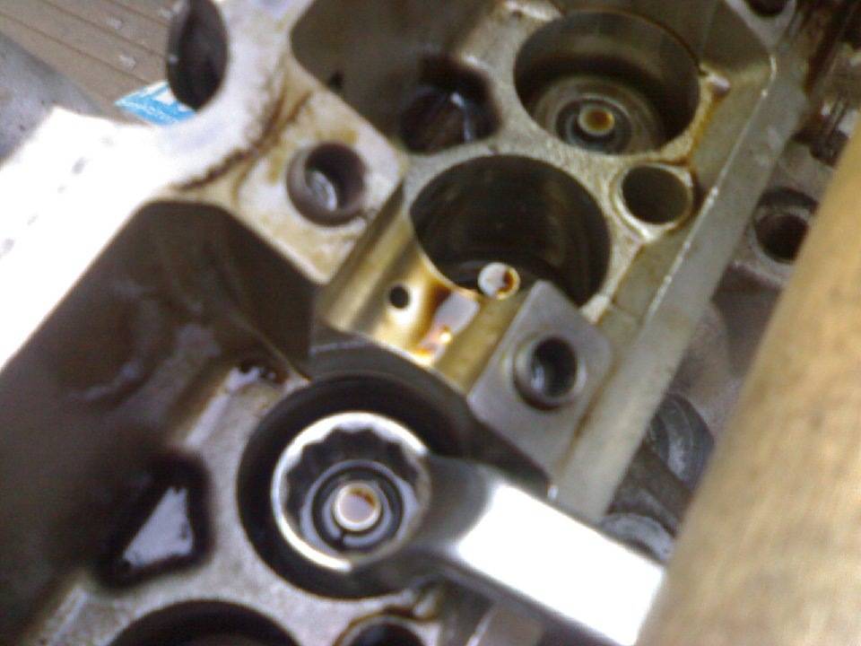 Гнёт ли клапана на двигателе рено логан при обрыве ремня грм?