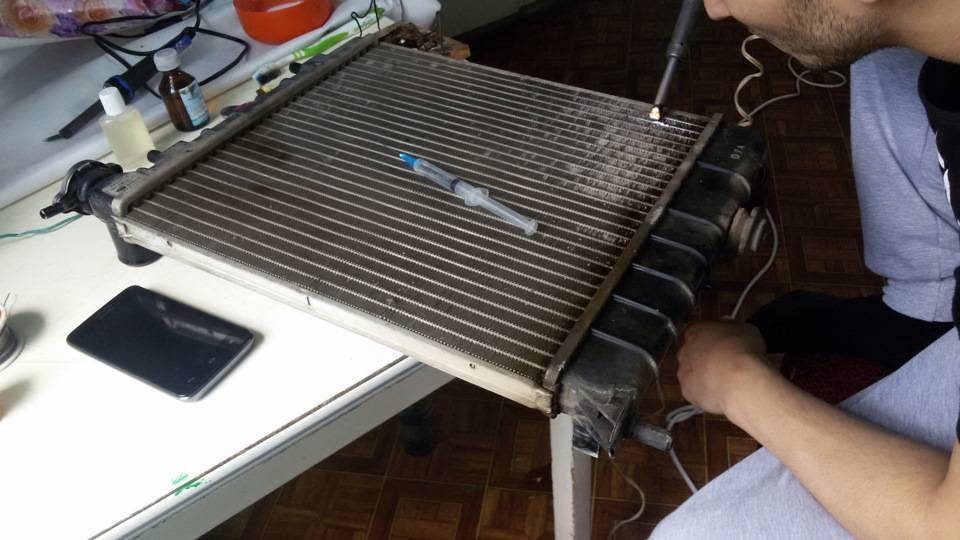 Как выполнить ремонт радиаторов охлаждения автомобилей из разных материалов