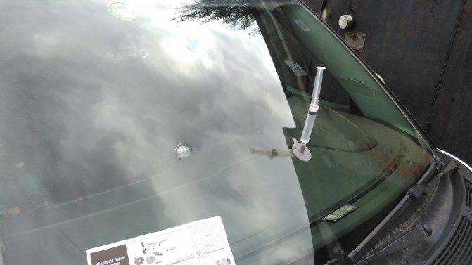 Ремонт трещин на лобовом стекле автомобиля - как остановить и убрать дефекты своими руками