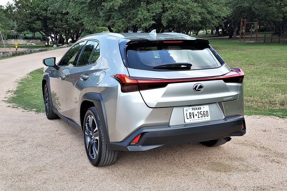 Lexus показала свой первый серийный электромобиль
