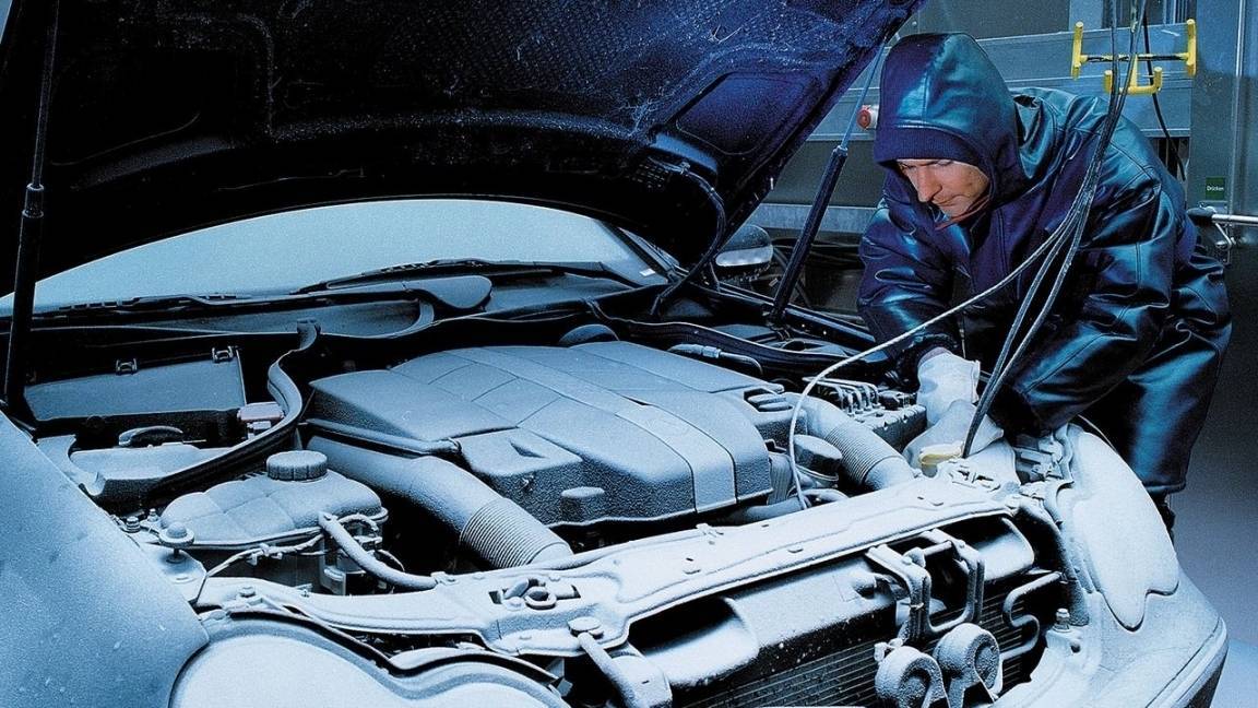 Можно ли мыть двигатель автомобиля зимой?