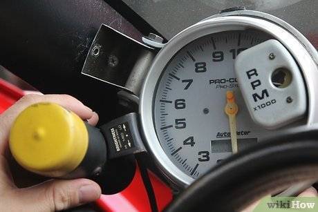 Автомобильный тахометр – переключайте передачи вовремя