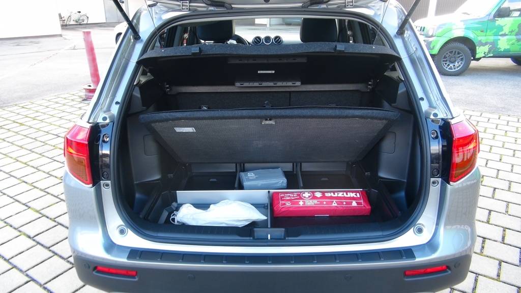 Вместимость багажника на Сузуки Гранд Витара 5 дверей