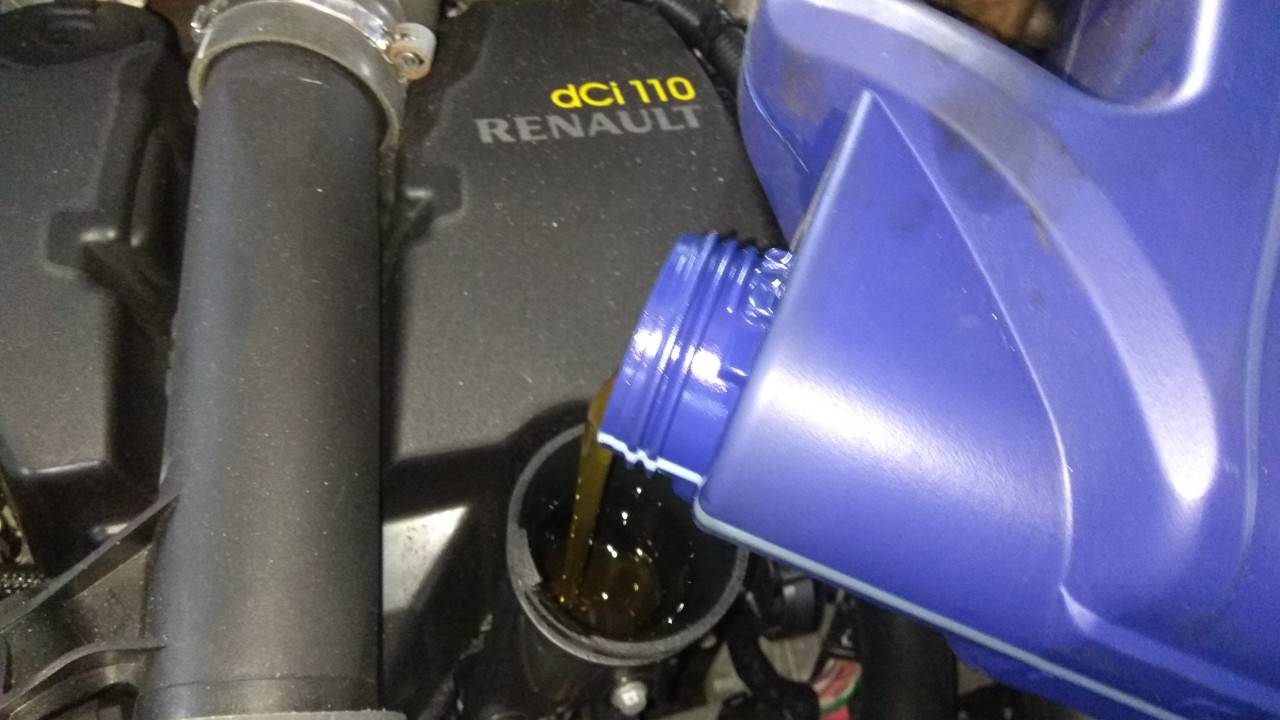 Как поменять масло в двигателе на рено меган
