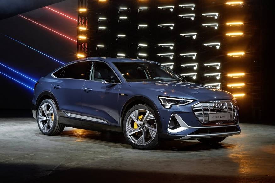 Audi показала новый e-tron sportback