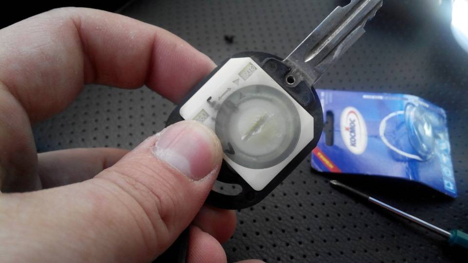 Пошаговая инструкция как прописать ключ в иммобилайзер самому: способы с видео прописывания чипа зажигания
