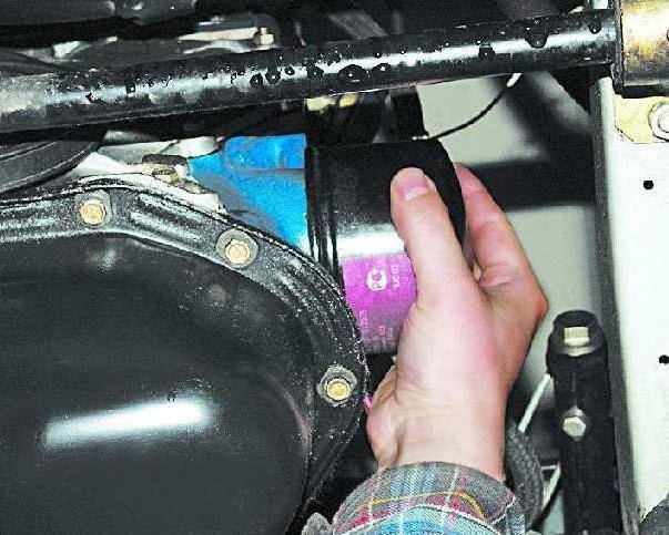 Замена масла в двигателе ваз 2106 своими руками: инструкции и видео