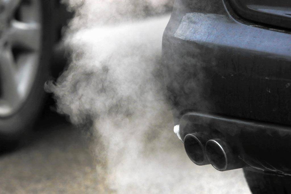 Дымит дизельный двигатель черным дымом: причины