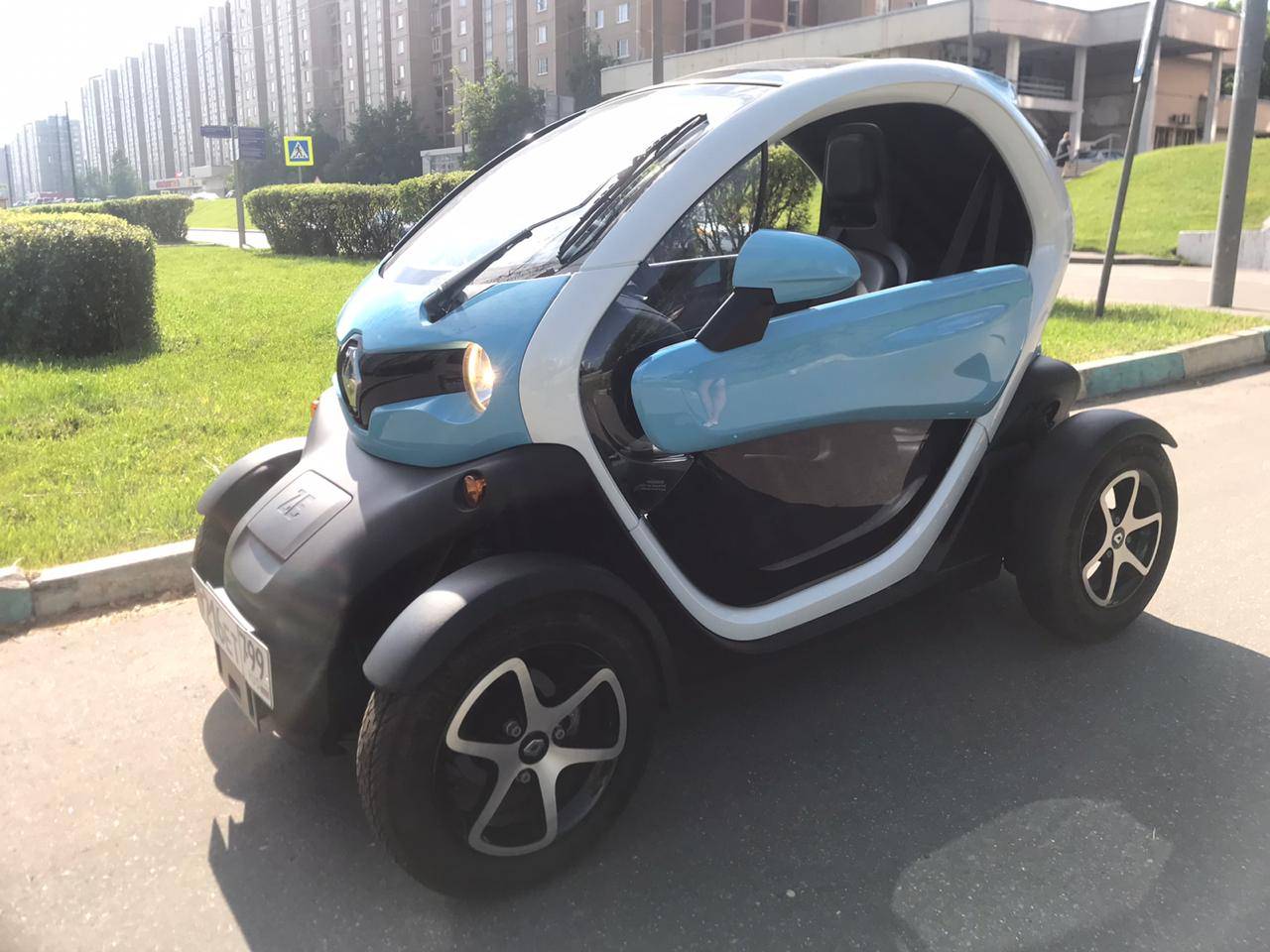 Электроавтомобиль Рено Twizy