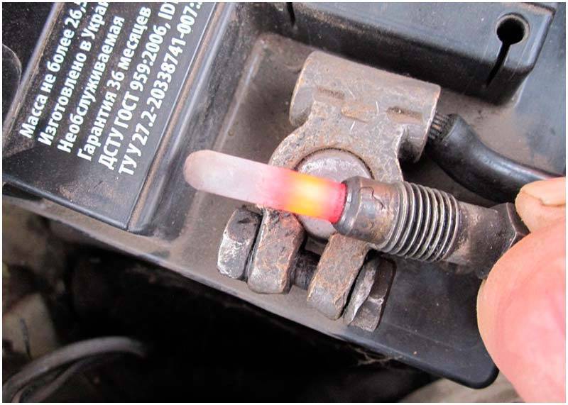 Как проверить свечи зажигания в бензиновом двигателе и свечи накала на дизеле?