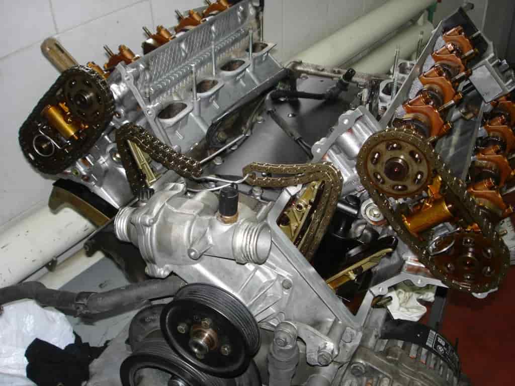Контрактный двигатель: что это такое, как выбрать, лучше ли, чем капремонт