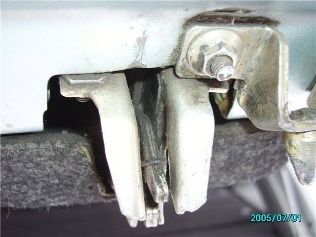 Почему не закрывается багажник на ВАЗ-2112: причины и ремонт