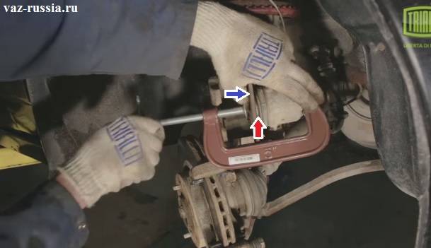 Как поменять передние тормозные колодки на ваз- 2112: видео, фото