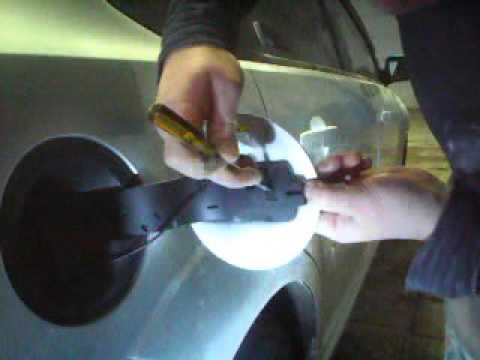 Как снять крышку бензобака форд фокус 2 рестайлинг