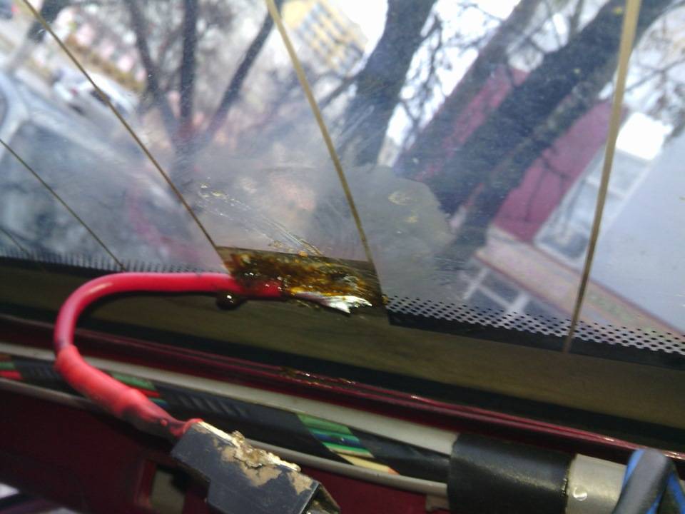 Заменяем обогреватель заднего стекла кузова